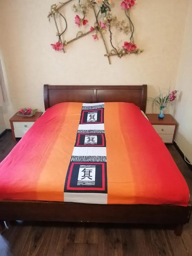 Лепсе, 83Д. Аеропорт Жуляны. Шалимова. Шулимова. Исида. Isida. Метро Берестейская, Шулявская. Американское Посольство Kiev 0*,  Ucrania